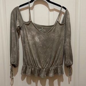 ☘️ American Eagle Cold Shoulder Top